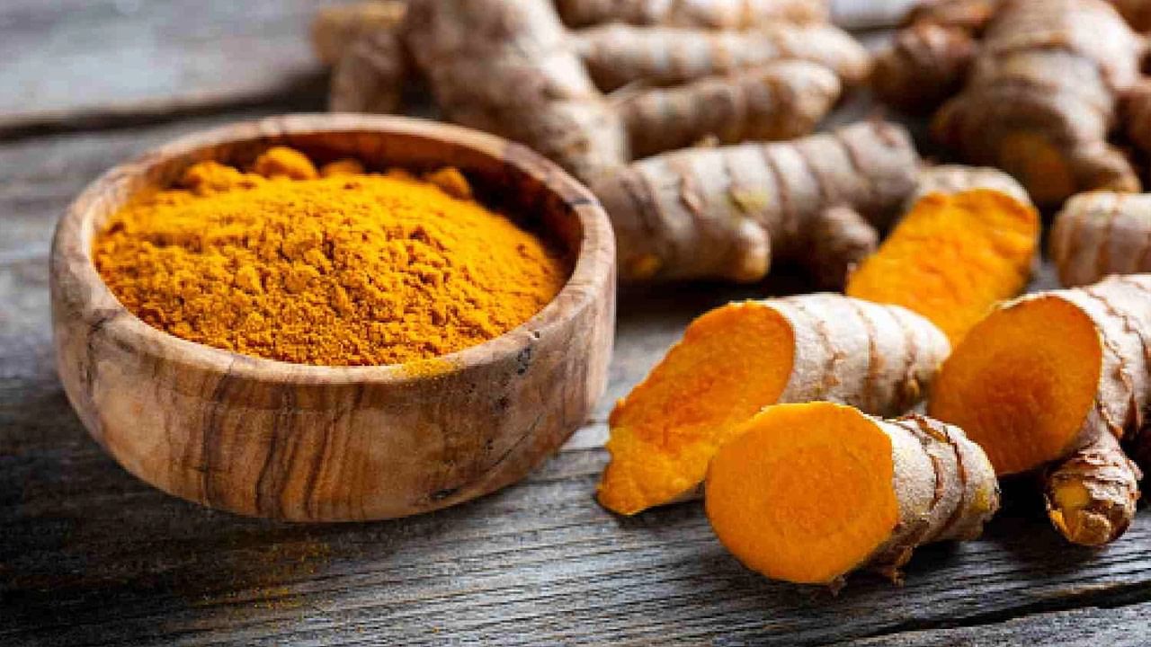 Turmeric Benefits: పసుపును ఇలా వాడితే.. శరీరంలో జరిగే అద్బుతాలు ఇవే!