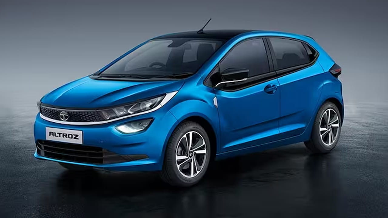 మూడవ కారు టాటా ప్రీమియం హ్యాచ్‌బ్యాక్ కారు Ultroz ​​iTurbo. మీరు ఈ కారును రూ.9.10 లక్షల ఎక్స్-షోరూమ్ ధరతో ఇంటికి తీసుకురావచ్చు.