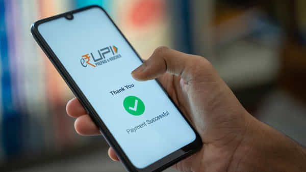 UPI vs UPI Lite: భారత్లో పెరుగుతున్న యూపీఐ లావాదేవీలు.. యూపీఐ, యూపీఐ లైట్ మధ్య తేడాలు తెలుసుకోవాల్సిందే..!