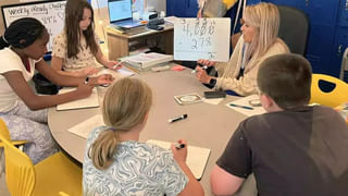 చాలా పెద్ద తప్పు చేశాం మమ్మల్ని క్షమించండి.. జస్టీన్ ట్రూడో భావోద్వేగ వ్యాఖ్యలు