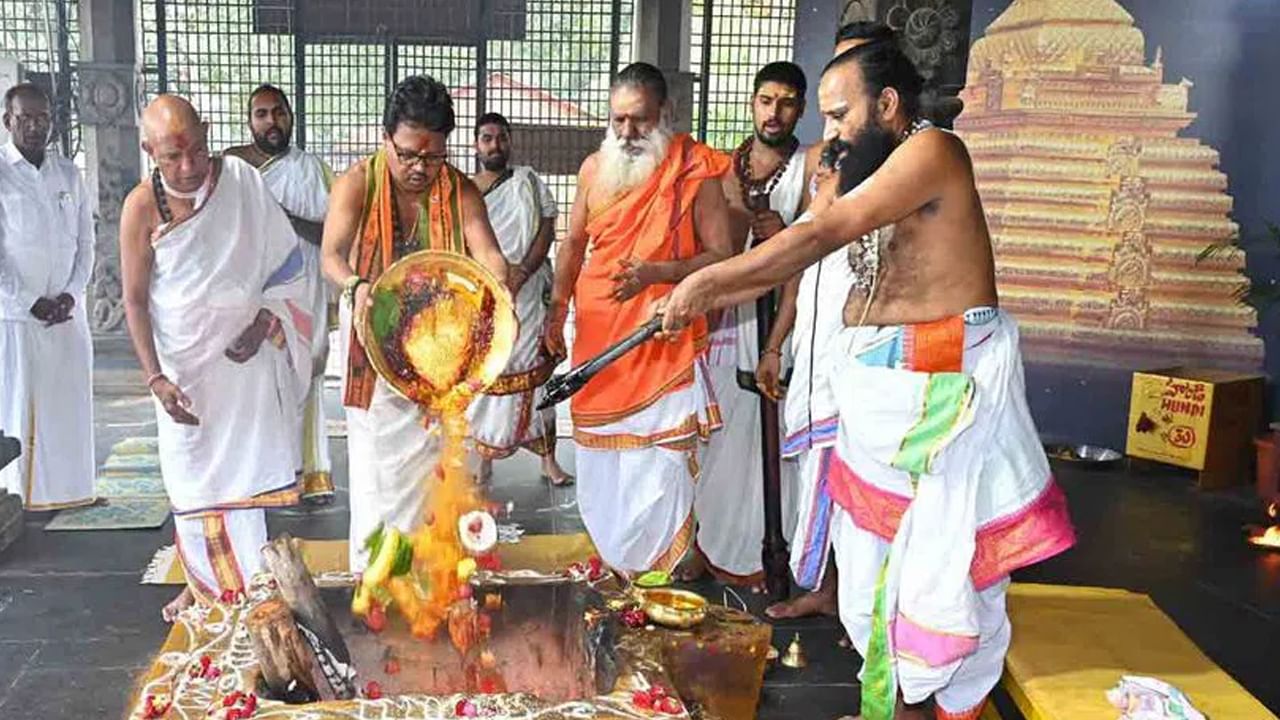 Andhra Pradesh: Srisailam: శ్రీశైలంలో ముగిసిన వరుణ జపాలు.. అంతలోనే హఠాత్తుగా కురిసిన భారీ వర్షం..