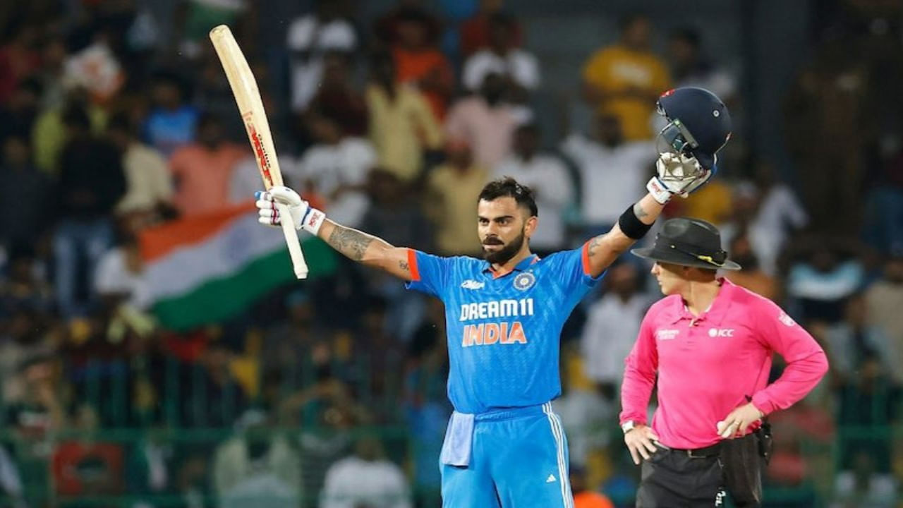 Virat Kohli Struggle Against Left-arm Spinners: కొలంబో ఆర్. ప్రేమదాస మైదానంలో జరిగిన ఆసియాకప్ సూపర్-4 మ్యాచ్‌లో పాకిస్థాన్‌పై విరాట్ కోహ్లీ అద్భుత బ్యాటింగ్ ప్రదర్శన చేశాడు. ఆ మ్యాచ్‌లో మూడో స్థానంలో బ్యాటింగ్‌కు దిగిన కింగ్ కోహ్లీ 94 బంతుల్లో 3 భారీ సిక్సర్లు, 9 ఫోర్లతో అజేయంగా 122 పరుగులు చేసి ఆకట్టుకున్నాడు.