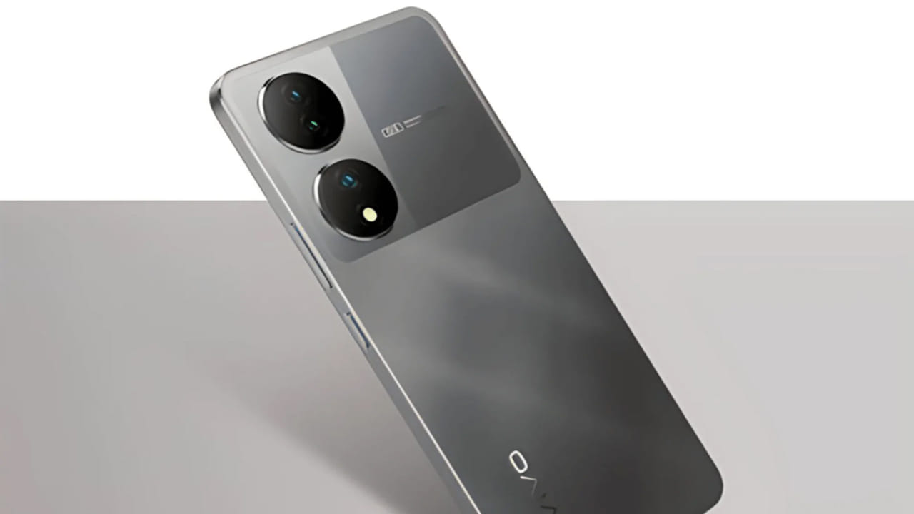 ఇక ఈ స్మార్ట్ ఫోన్ ఫీచర్ల విషయానికొస్తే ఈ స్మార్ట్ ఫోన్ క్వాల్కమ్ స్నాప్డ్రాగన్ 695 ఎస్ఓసీ ప్రాసెసర్తో పని చేస్తుంది. ఈ స్మార్ట్ ఫోన్ ఫ్లిప్కార్ట్, అమెజాన్తో పాటు వివో ఆన్లైన్ స్టోర్లో అందుబాటులో ఉంది.