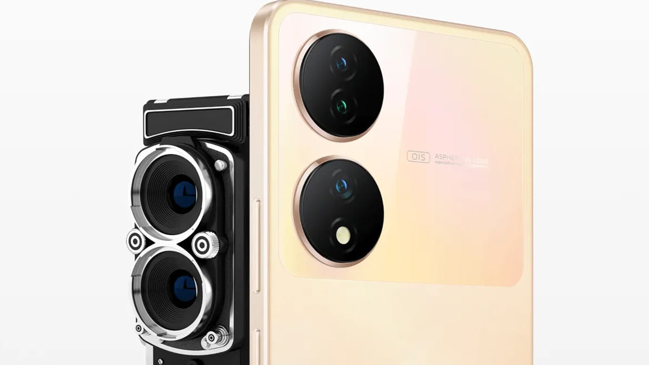 వివో వై100 స్మార్ట్ ఫోన్లో 44 వాట్స్ ఫ్లాష్ ఛార్జింగ్కు సపోర్ట్ చేసే 4500 ఎమ్ఏహెచ్ బ్యాటరీని అందించారు. ఇక అమెజాన్లో ఈ స్మార్ట్ ఫోన్పై ఎక్సేంజ్ ఆఫర్ కూడా అందుబాటులో ఉంది. పాత ఫోన్ను ఎక్సేంజ్ చేసుకోవడం ద్వారా గరిష్టంగా రూ. 22,750 డిస్కౌంట్ పొందొచ్చు.