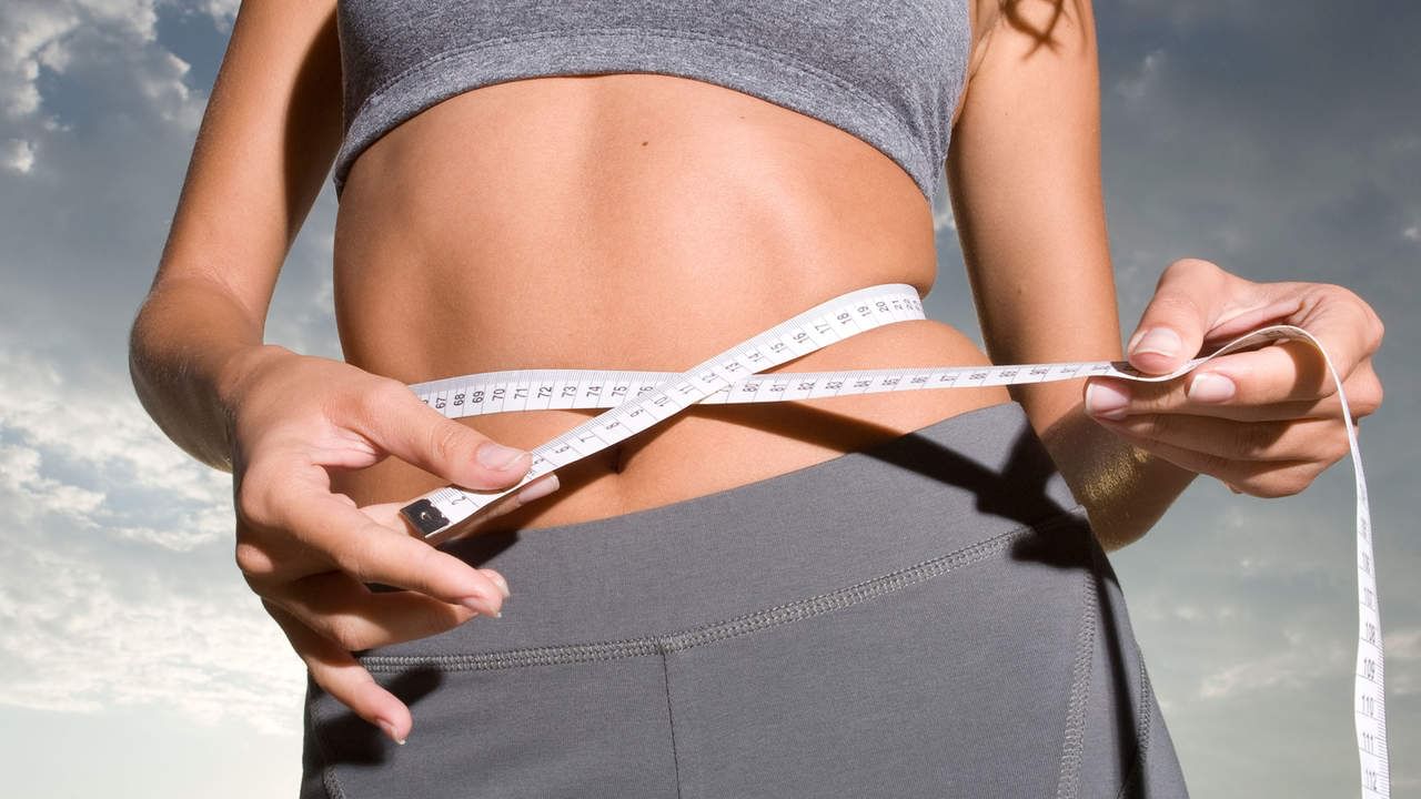 Slim Your Waist: నడుము నాజూగ్గా సన్నగా అవ్వాలా.. అయితే ఇలా ట్రై చేయండి!