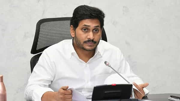 సీఎం జగన్ ఢిల్లీ పర్యటనలో స్వల్ప మార్పు.. ఒక్క రోజు ముందుగానే హస్తినకు.!