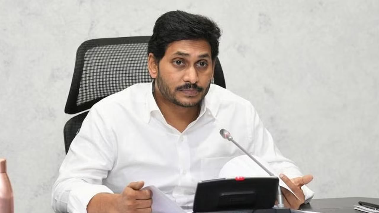 CM Jagan Delhi Tour: నేడు ఢిల్లీకి ఏపీ సీఎం జగన్‌.. ప్రధాని మోడీ, అమిత్‌షాలతో భేటీ.. విభజన హామీలను ప్రస్తావించే అవకాశం