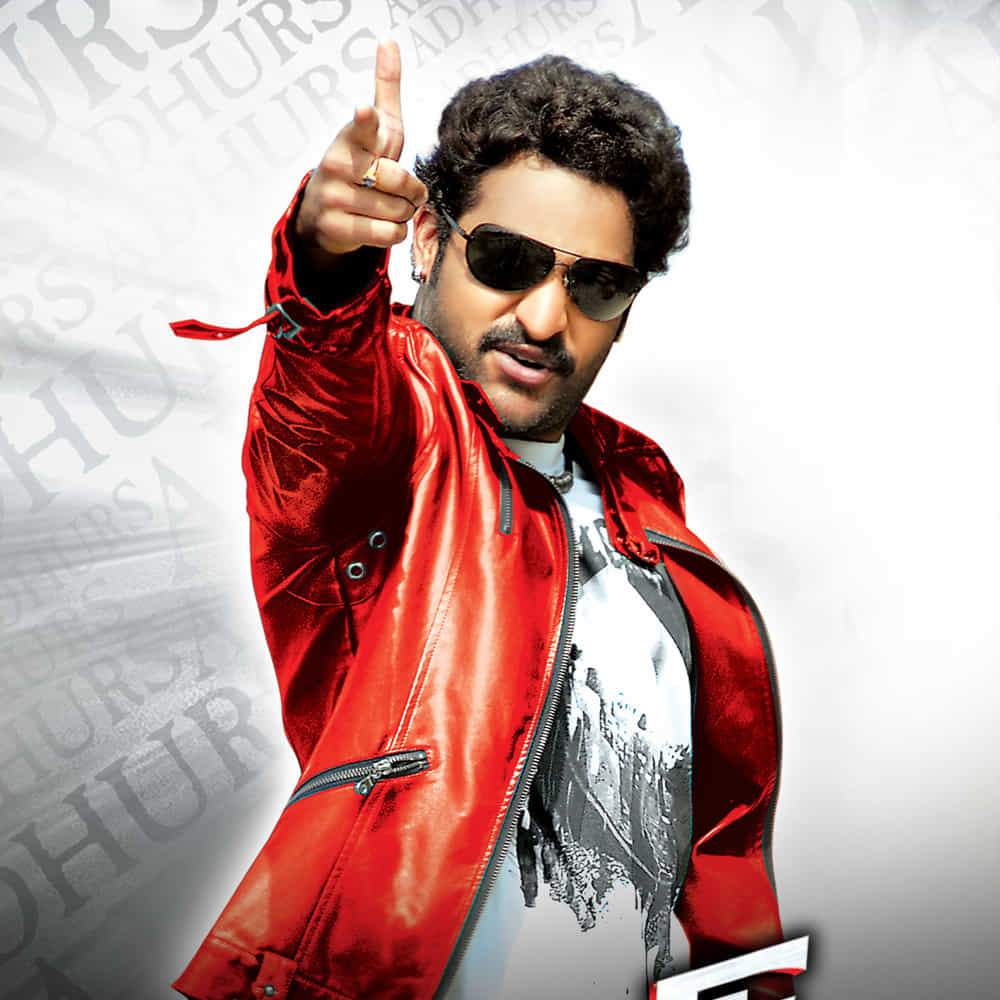 ఎన్టీఆర్ కెరీర్లో ఎన్ని సినిమాలైనా ఉండొచ్చు కానీ అదుర్స్ను మించిన క్లాసిక్ అయితే రాదేమో..? ఈ జనరేషన్ ఆడియన్స్కు కామెడీ అంటే ఎలా ఉంటుందో తెలియాలంటే అదుర్స్ చూస్తే సరిపోతుంది. ముఖ్యంగా మీమర్స్, ట్రోలర్స్కు అదుర్స్ అనేది ఓ వరం. అలాంటి సినిమా నవంబర్ 18న రీ రిలీజ్ కాబోతుంది. మరోవైపు అక్టోబర్ 23న ఛత్రపతితో రాబోతున్నారు ప్రభాస్.