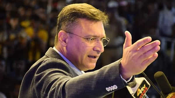 Akbaruddin Owaisi: ఫ్రీ బస్ సర్వీసును స్వాగతిస్తున్నాం.. ఆ పార్టీలు ఒక్క ముస్లిం అభ్యర్థిని గెలిపించలేకపోయాయి..