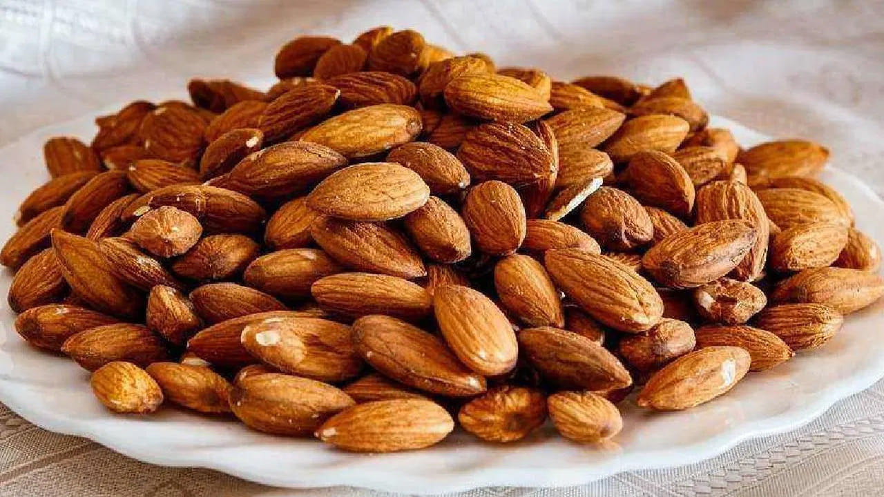 మెదడు అభివృద్ధికి తోడ్పడటంతోపాటు ఎముకలు, దంతాలు బలంగా మారేలా చేస్తుంది. రక్తహీనత నుంచి కాపాడుతుంది. అయితే డ్రై ఫ్రూట్స్ ఎక్కువగా తినడం వల్ల విటమిన్ ఓవర్ డోస్ వస్తుందనే విషయం చాలా మందికి తెలియదు.