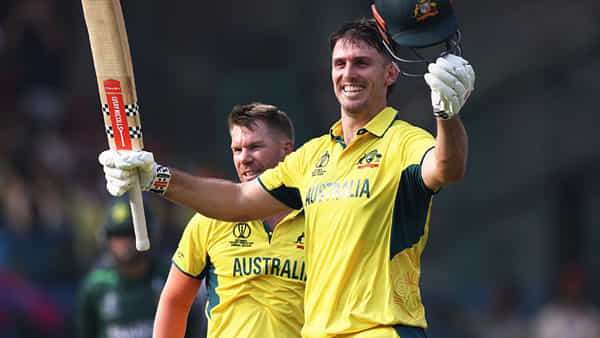 AUS Vs PAK: పాక్ బౌలర్లను చితక్కొట్టిన ఆసీస్ బ్యాటర్లు.. బాబర్ అండ్ కో ముందు భారీ టార్గెట్.!