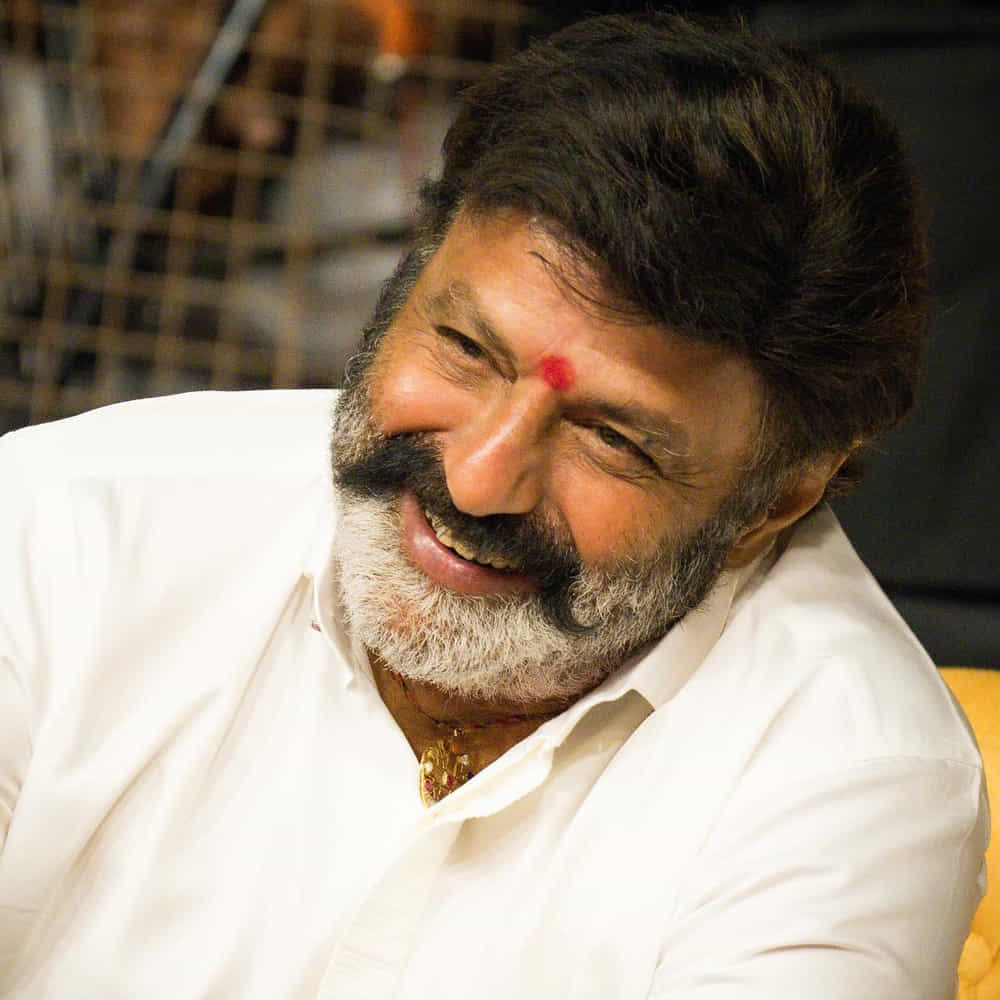 ఈయనతో సినిమా కోసం డైరెక్టర్స్ పోటీ పడుతున్నారు. ముఖ్యంగా నేటి జనరేషన్ దర్శకులు బాలయ్య కోసం కథలు రాస్తున్నారు.. వచ్చే మూడేళ్ల వరకు NBK డైరీ ఫుల్ అయిపోయిందంటే.. ఆయన డిమాండ్ అర్థమైపోతుంది.