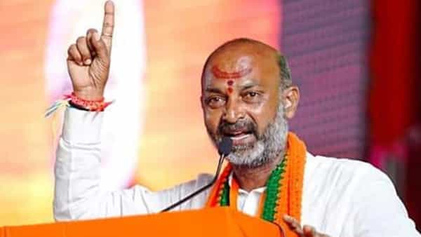 Telangana Politics: మా దగ్గరి నుంచి పోటీ చేయాలి.. బండి సంజయ్కి పెరుగుతున్న కార్యకర్తల ఒత్తిడి.. కారణం ఇదే..