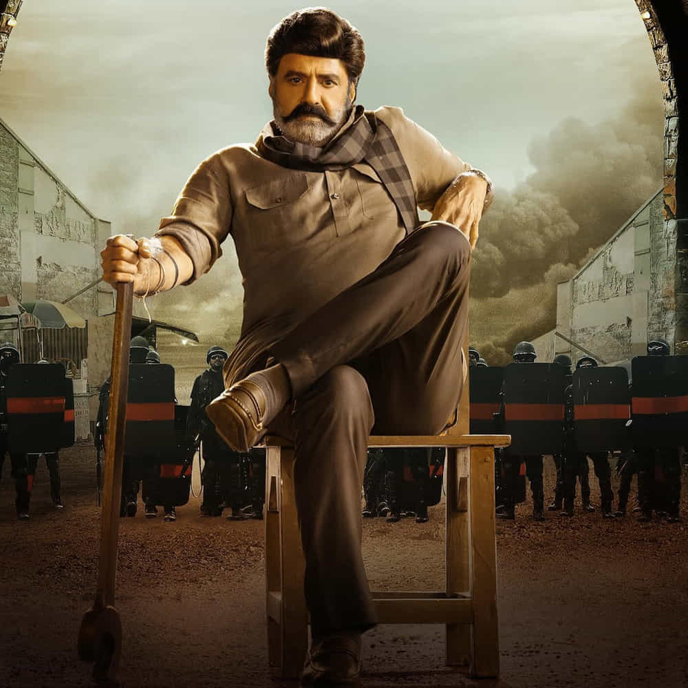 1990లో నారినారి నడుమ మురారి, ముద్దుల మేనల్లుడు, లారీ డ్రైవర్ తర్వాత బాలయ్య హ్యాట్రిక్ కొట్టలేదు. 33 ఏళ్ళ తర్వాత అఖండ, వీరసింహారెడ్డి, భగవంత్ కేసరితో హ్యాట్రిక్ అందుకోవడమే కాదు.. వరసగా 3 సెంచరీలు కొట్టారీయన. అంతేకాదు.. ఓవర్సీస్లో ఈ మూడూ 1 మిలియన్ మార్క్ అందుకున్నాయి. అదీ ఓ రికార్డ్. మొత్తానికి బాలయ్య ఫుల్ స్పీడ్లో ఉన్నారిప్పుడు.