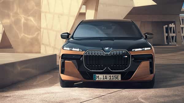 BMW EV Car: భారత మార్కెట్లో అత్యంత ఖరీదైన కారును రిలీజ్ చేసిన బీఎండబ్ల్యూ… రేటెంతో తెలిస్తే షాక్..!