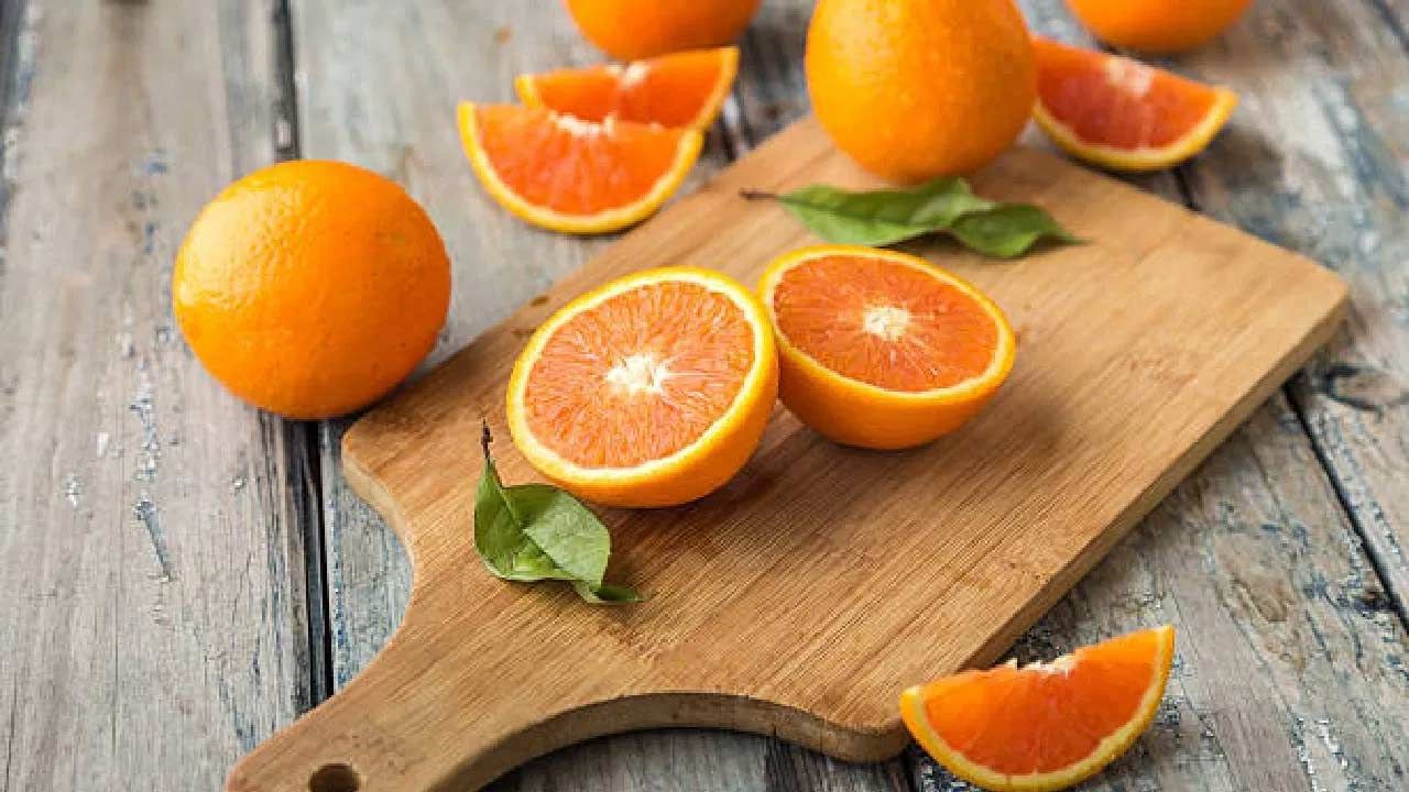 అన్ని అవయవాలు సక్రమంగా పనిచేస్తేనే ఆరోగ్యంగా ఉన్నట్లు భావించాలి. శరీర భాగాలు సక్రమంగా పనిచేయాలంటే ప్రతి రోజూ క్రమం తప్పకుండా వ్యాయామం చేయాలి. వంగడం, పరిగెత్తడం, మెలితిప్పడం ఇలా రకరకాల వ్యాయామాలు చేయడం వల్ల అవయవాలు చురుగ్గా పనిచేస్తాయి. శరీరంలోని ఎముకలు చాలా త్వరగా అరిగిపోతుంటాయి. వయస్సు, వంశ చరిత్ర, లేదా జీవనశైలి వంటి పలు కారణాల రిత్య ఎముకల ఆరోగ్యం ఆధారపడి ఉంటుంది.