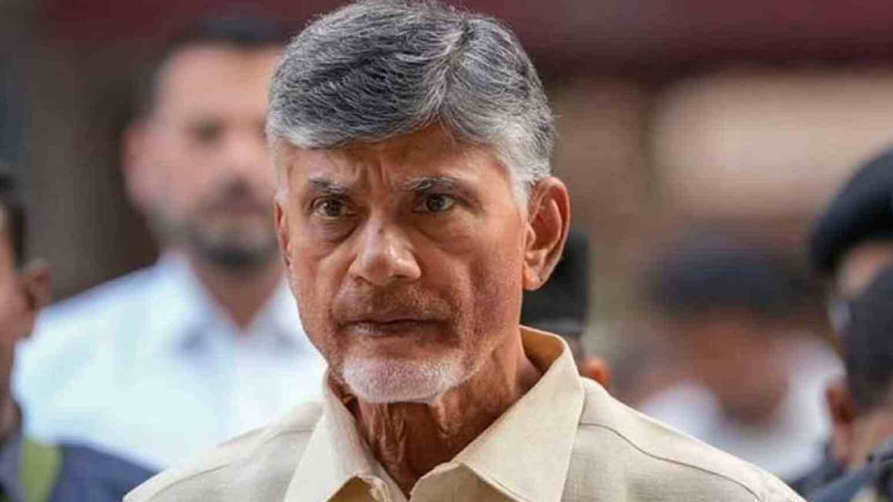 Chandrababu Naidu: చంద్రబాబుకు మరోసారి ఎదురుదెబ్బ.. హైకోర్టులో దక్కని ఊరట.. ముందస్తు బెయిల్‌ పిటిషన్లు డిస్మిస్‌