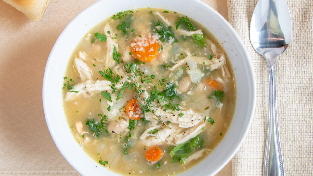 Chicken Soup చికెన్ సూప్ ను ఇలా చేసి తాగండి.. జలుబు, దగ్గు అన్నీ