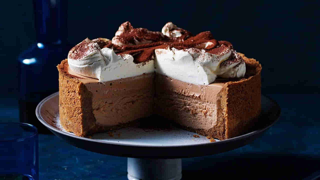 చీజ్, చాక్లెట్, కెఫిన్ వల్ల తలనొప్పి వస్తుందా.. ఏ ఆహారాలు తీసుకోవడం మంచిదో తెలుసా