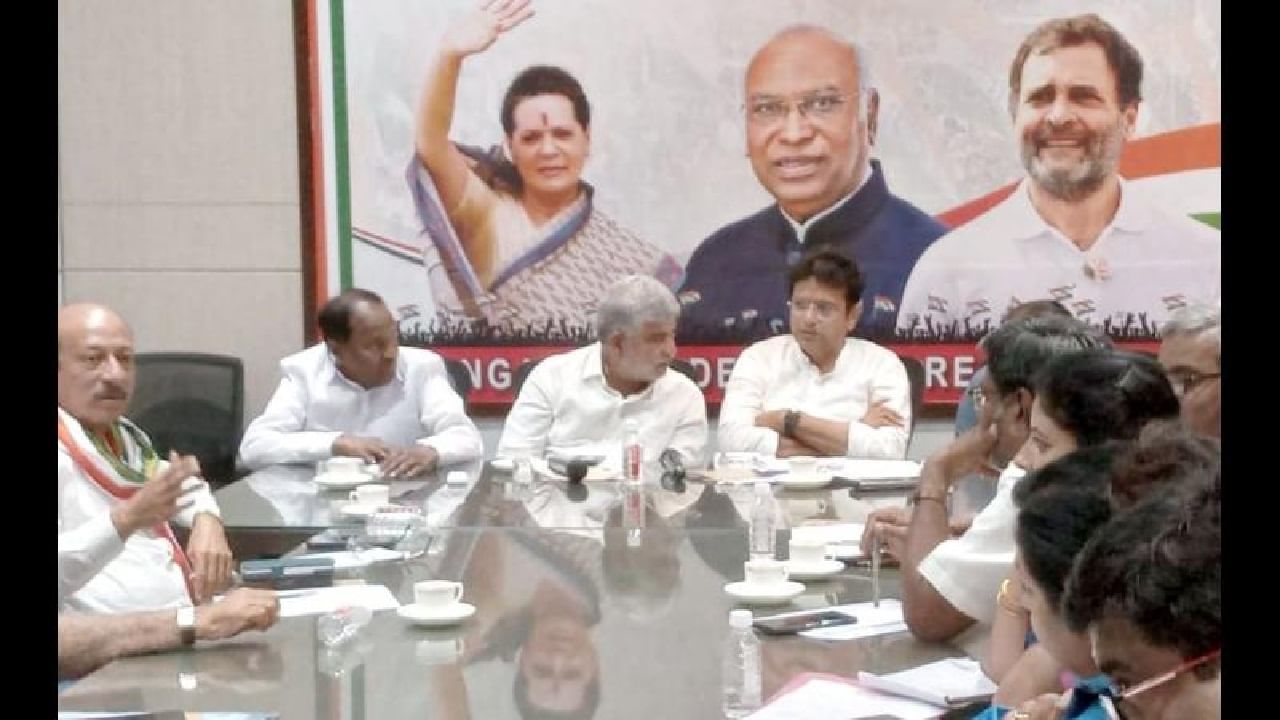 Congress Manifesto: వచ్చే వారం కాంగ్రెస్ పూర్తి స్థాయి మానిఫెస్టో.. 6 గ్యారెంటీలతోపాటు మరికొన్ని హామీలు..!