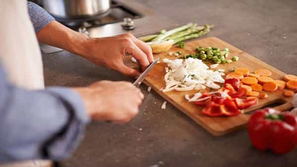 Cut Vegetables Side Effects: కట్ చేసి కూరగాయలను నిల్వ ఉంచుతున్నారా.. చాలా డేంజర్!