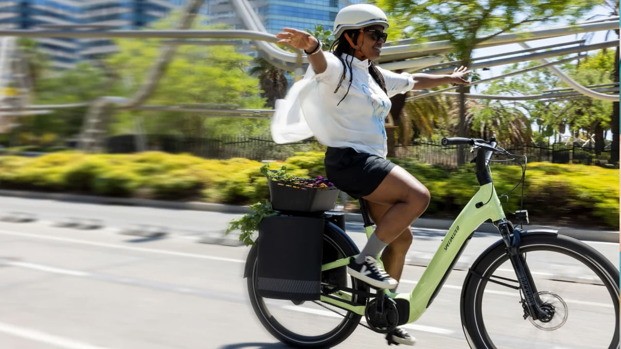 సైకిల్ తొక్కడం మంచి వ్యాయాయమనే విషయం తెలిసిందే. అయితే స్కూటర్లు, బైక్లు అందుబాటులోకి వచ్చిన తర్వాత సైకిల్ తొక్కే వారి సంఖ్య పూర్తిగా తగ్గిపోయింది. దీంతో శారీరక శ్రమ పూర్తిగా లేకుండా పోతోంది. అయితే టైప్2 డయాబెటిస్తో బాధపడేవారికి వ్యాయామమే మంచి మార్గమని నిపుణులు చెబుతున్నారు.