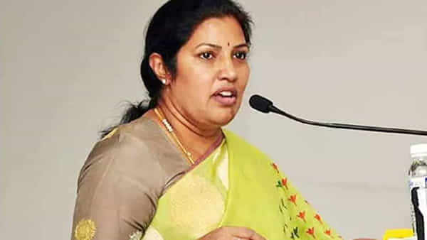 Daggubati Purandeswari: పురంధేశ్వరి చుట్టూ ఏపీ రాజకీయాలు