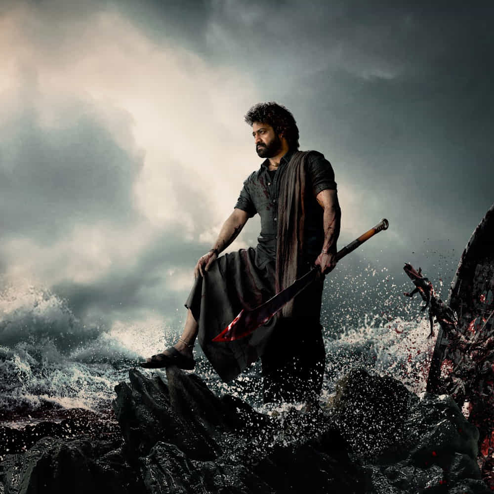 షూటింగ్ మొదలుపెట్టిన తర్వాత ఫస్ట్ టైమ్ హైదరాబాద్ దాటి బయటికి వెళ్లారు దేవర టీం. జూనియర్ ఎన్టీఆర్, జాన్వీ కపూర్ సహా కీ మెంబర్స్ అంతా గోవాకు వెళ్లారు. అక్కడ లేటెస్ట్ షెడ్యూల్ జరుగుతుంది. గోవా తర్వాత గోకర్ణకు వెళ్లనుంది దేవర టీం. మహేష్ బాబు, త్రివిక్రమ్ గుంటూరు కారం షూటింగ్కు చిన్న బ్రేక్ ఇచ్చారు.