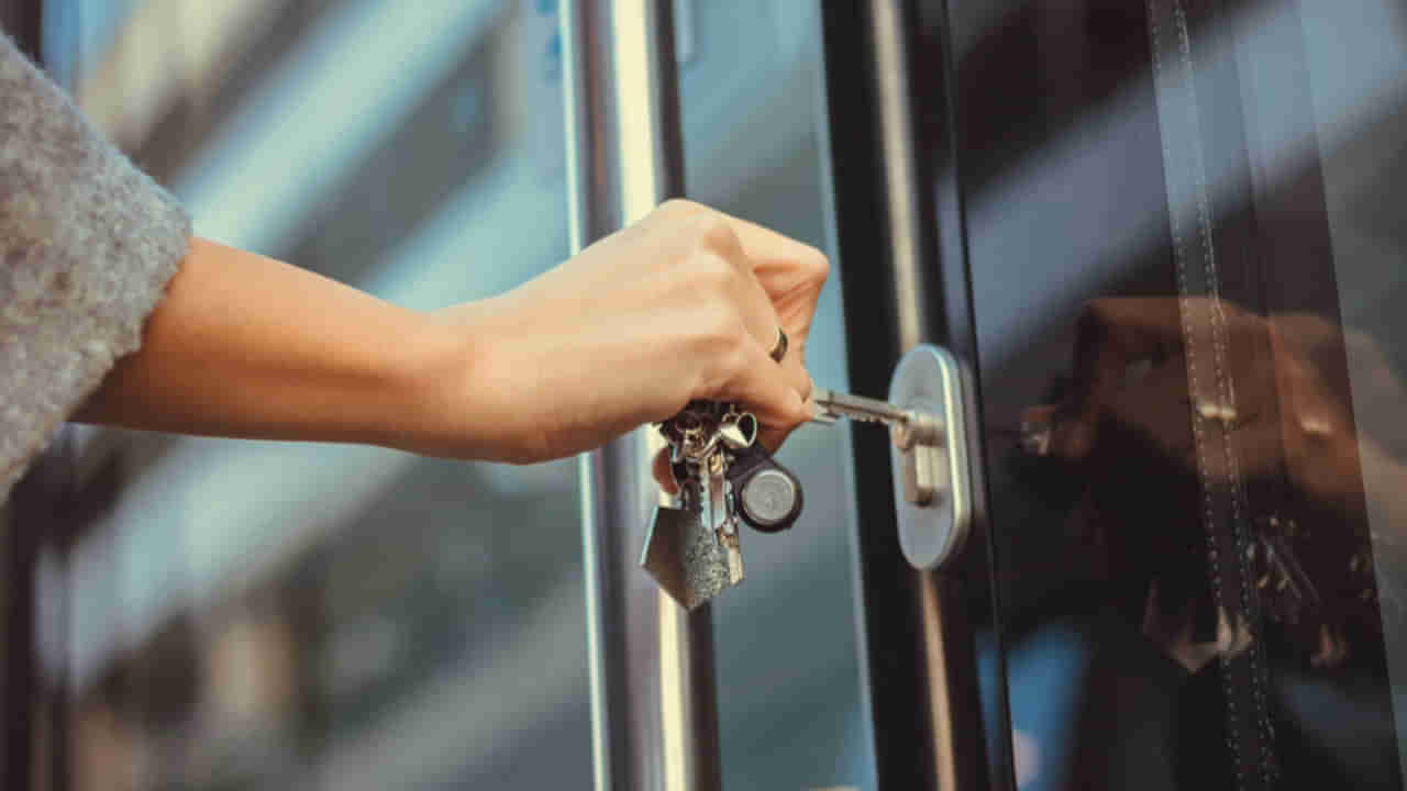 Hyderabad: దసరా సెలవులకు ఇళ్లకు వెళ్తున్నారా? అయితే, ఈ జాగ్రత్తలు తప్పనిసరిగా తీసుకోండి..