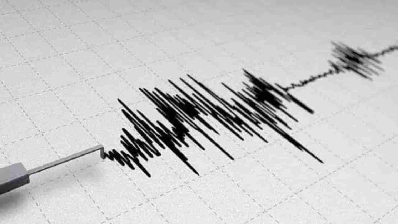 Delhi Earthquake: దేశ రాజధాని ఢిల్లీలో భారీగా భూ ప్రకంపనలు.. 3.1 తీవ్రతతో..