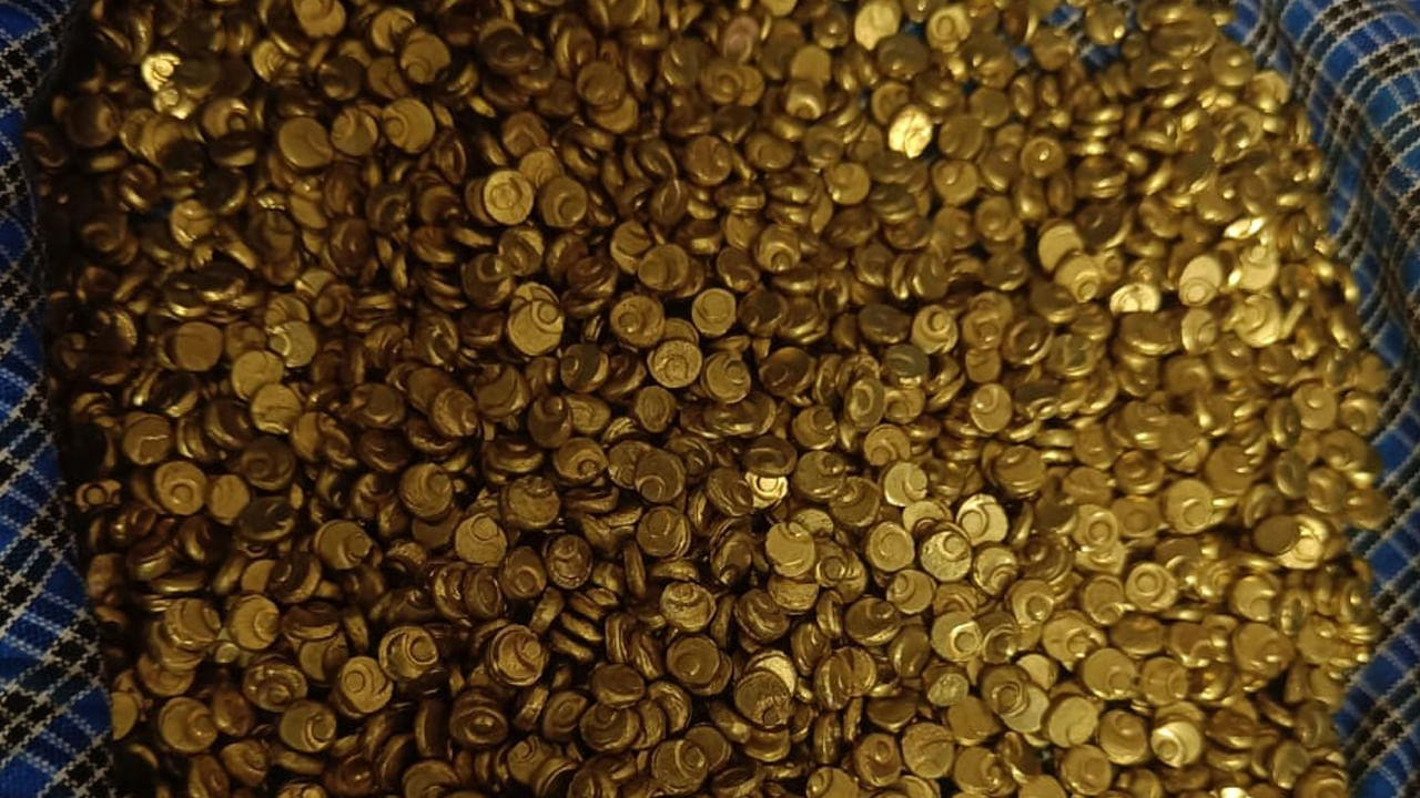 భలే మంచి చౌక భేరం.. తక్కువ ధరకే బంగారు నాణేలు.. చివరకు ఉల్టా ఫుల్టా