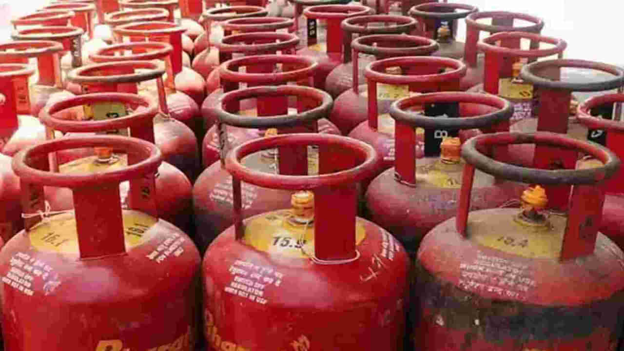 Gas Cylinder: ప్రజలకు దీపావళి కానుక.. ఉచితంగా గ్యాస్ సిలిండర్.. వారికి మాత్రమే ఆఫర్!