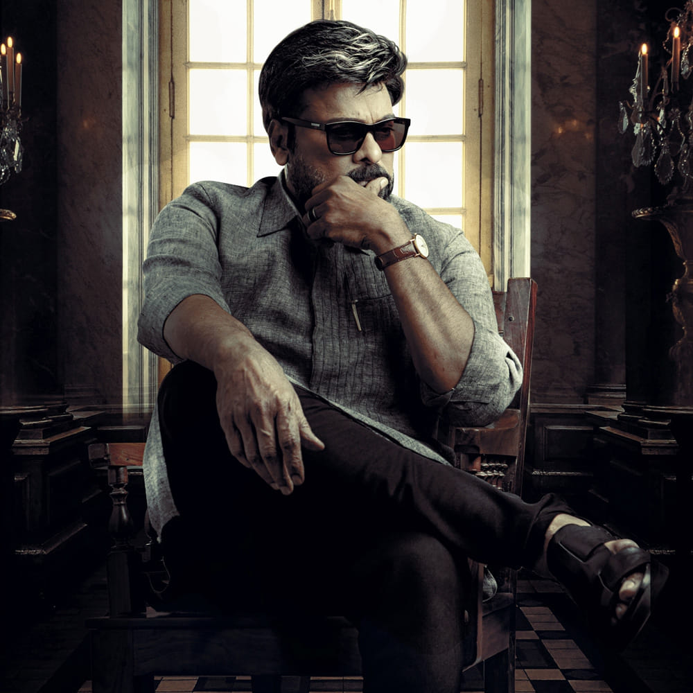 కోవిడ్‌ టైమ్స్ లో అదర్‌ లాంగ్వేజెస్‌లోనూ సూపర్‌డూపర్‌ హిట్‌ అయిన సినిమా లూసిఫర్‌. ఇప్పుడు ఆ సినిమాకు సీక్వెల్‌ సిద్ధమవుతోంది. ఎప్పుడో ముహూర్తం షాట్‌ తీయాల్సింది కానీ, పృథ్విరాజ్‌ యాక్సిడెంట్‌ వల్ల కాస్త ఆలస్యమైంది. అయినా, బేఫికర్‌... నేను 100 పర్సెంట్‌ కష్టపడటానికి రెడీగా ఉన్నా. ఎల్‌2ని మొదలుపెట్టేద్దాం అంటూ హింట్‌ ఇచ్చారు కెప్టెన్‌ పృథ్వి. 
