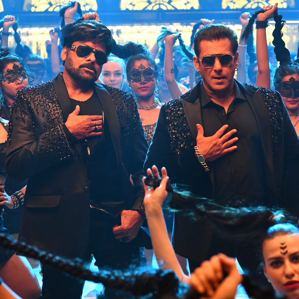 మలయాళం సినిమా ఇండస్ట్రీలోనే కాదు, ఇండియన్ సినిమా హిస్టరీలో, పొలిటికల్ మూవీస్ జానర్లో స్పెషల్ ప్లేస్ ఉంది లూసిఫర్ సినిమాకి. స్టేట్లో పాలిటిక్స్, ఫ్యామిలీలో పాలిటిక్స్, అన్నా చెల్లెలి మధ్య కోపతాపాలు, ప్రేమానుబంధాలు... ఇలా అన్నిటినీ చూపించిన సినిమా లూసిఫర్.