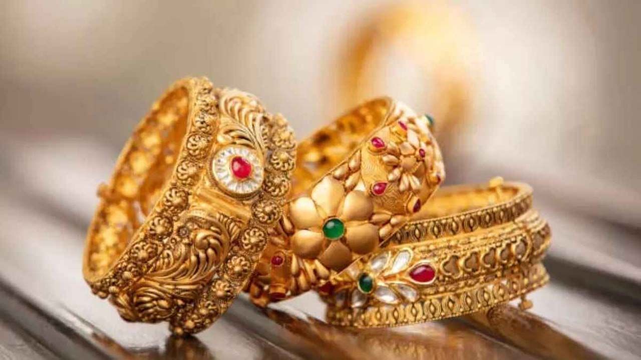 Gold Price Today: బ్యాడ్‌న్యూస్‌.. రెండు రోజుల తర్వాత షాకిచ్చిన బంగారం ధర.. తెలుగు రాష్ట్రాల్లో ఎలా ఉన్నాయంటే?