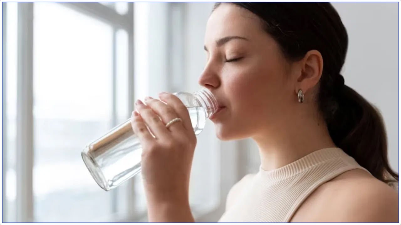 Health Tips: రోజూ ఇన్ని గ్లాసుల నీరు తాగండి.. ఈ నాలుగు సమస్యల నుంచి బయట పడండి
