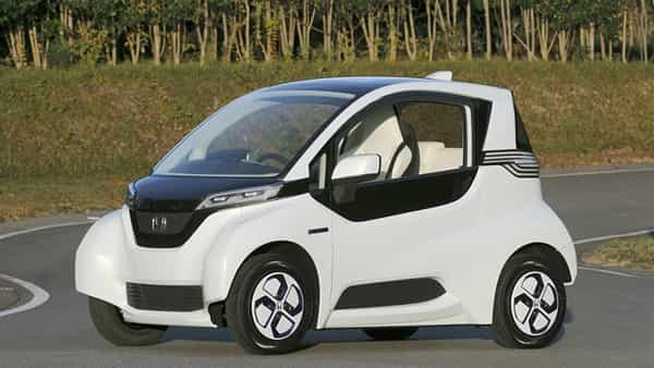 Honda Microcar: ఇద్దరు ప్రయాణించే బుల్లి కారు.. భలేగుందే.. పెట్రోల్తో పనేలేదు.. అత్యాధునిక సాంకేతికతో..