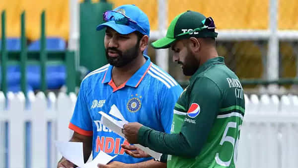 IND vs PAK Playing XI: టాస్ గెలిచిన రోహిత్.. ఇషాన్ ఔట్.. టీమిండియా ప్లేయింగ్ 11లో కీలక మార్పు?