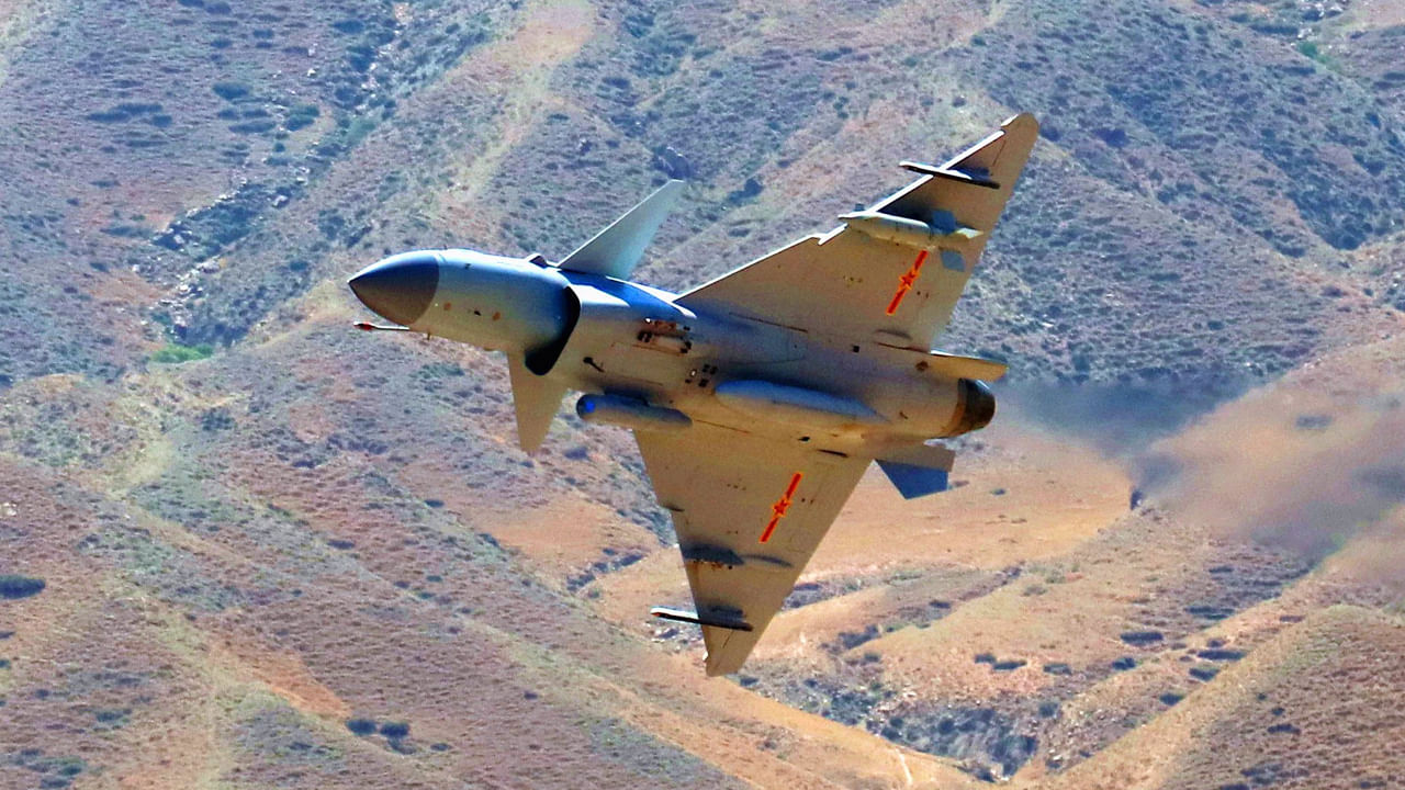Indian Air Force: మరింత బలోపేతంగా భారత ఎయిర్ ఫోర్స్.. 3 లక్షల కోట్ల విలువైన ఆధునిక యుద్ధ విమానాలు, ఆయుధాలు కొనుగోలు