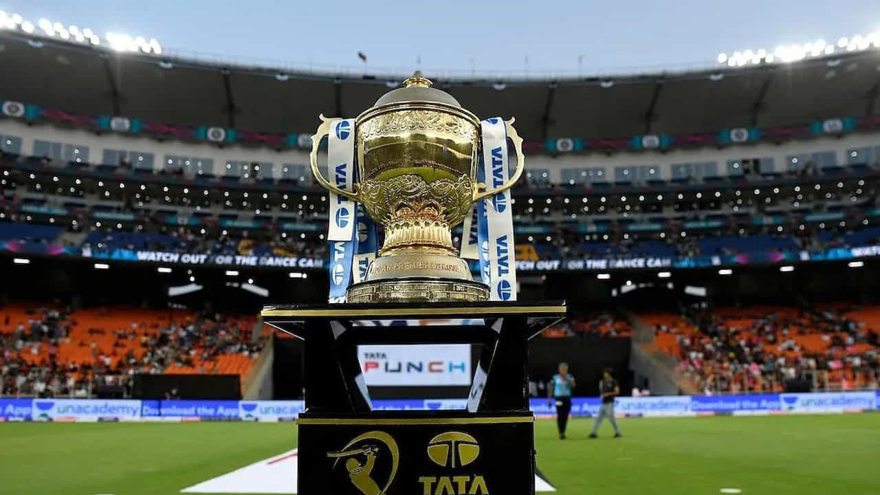 ఇండియన్ ప్రీమియర్ లీగ్ (IPL) 2024 వేలం డిసెంబర్ 19న దుబాయ్లో జరగనుంది. చాలా మంది ఆటగాళ్లు IPL వేలంలో మొదటిసారి నామినేట్ కానున్నారు. అయితే, కొంతమంది లెజెండ్లు సుదీర్ఘ విరామం తర్వాత ఈ రిచ్ లీగ్లోకి తిరిగి రానున్నారు. IPL 2024 వేలానికి ముందు, రాబోయే వేలంలో IPL అత్యధిక బిడ్ పొందే ఆటగాళ్ల జాబితాను ఓసారి చూద్దాం..