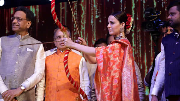 Kangana Ranaut: ఫైర్ బ్రాండ్ కంగనా రనౌత్ను ఓ రేంజ్లో ట్రోల్ చేస్తోన్న నెటిజన్స్