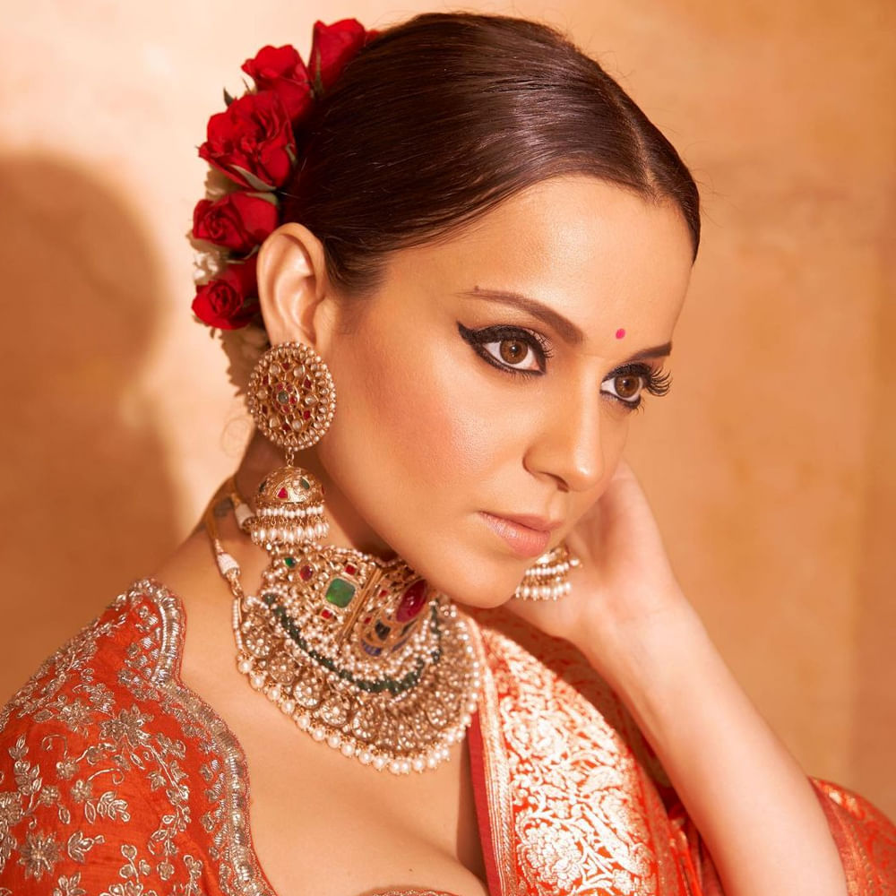 ఇటీవలే సౌత్ సినిమాల పై ప్రేమ పెచుకుంటుంది కంగనా. రీసెంట్ గా రాఘవ లారెన్స్ నటించిన చంద్రముఖి 2 సినిమాతో మరోసారి సౌత్ ఆడియన్స్ ను పలకరించింది. 