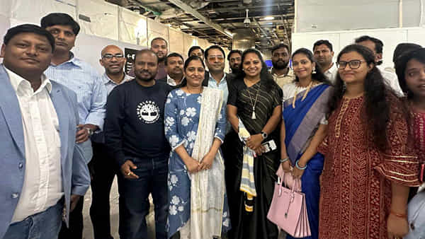 Kavita London Tour: ముగిసిన కవిత లండన్ పర్యటన.. హైదరాబాద్ కు తిరుగు పయనం..