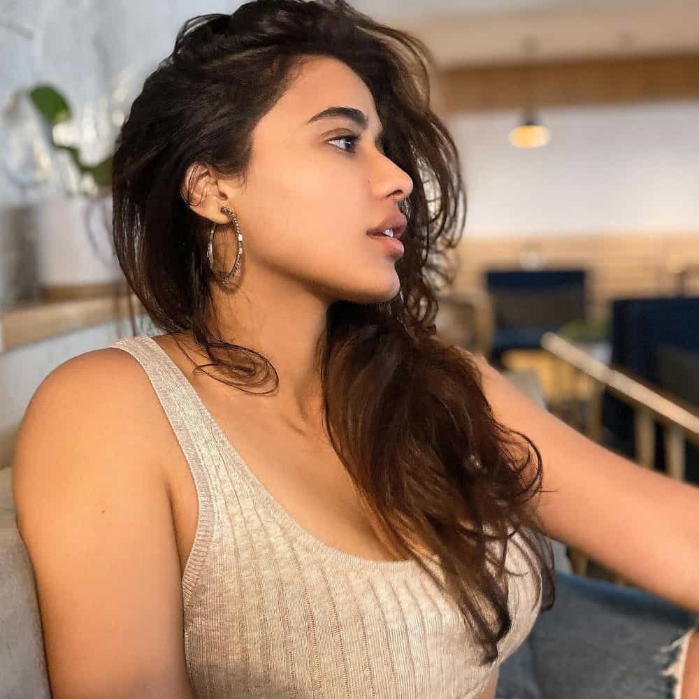 రీసెంట్ గా పవన్ కళ్యాణ్, సాయి ధరమ్ తేజ్ కలిసి నటించిన బ్రో సినిమా లో నటించింది ఈ ముద్దుగుమ్మ. ఈ సినిమా కూడా అంతగా ఆకట్టుకోలేకపోయింది.