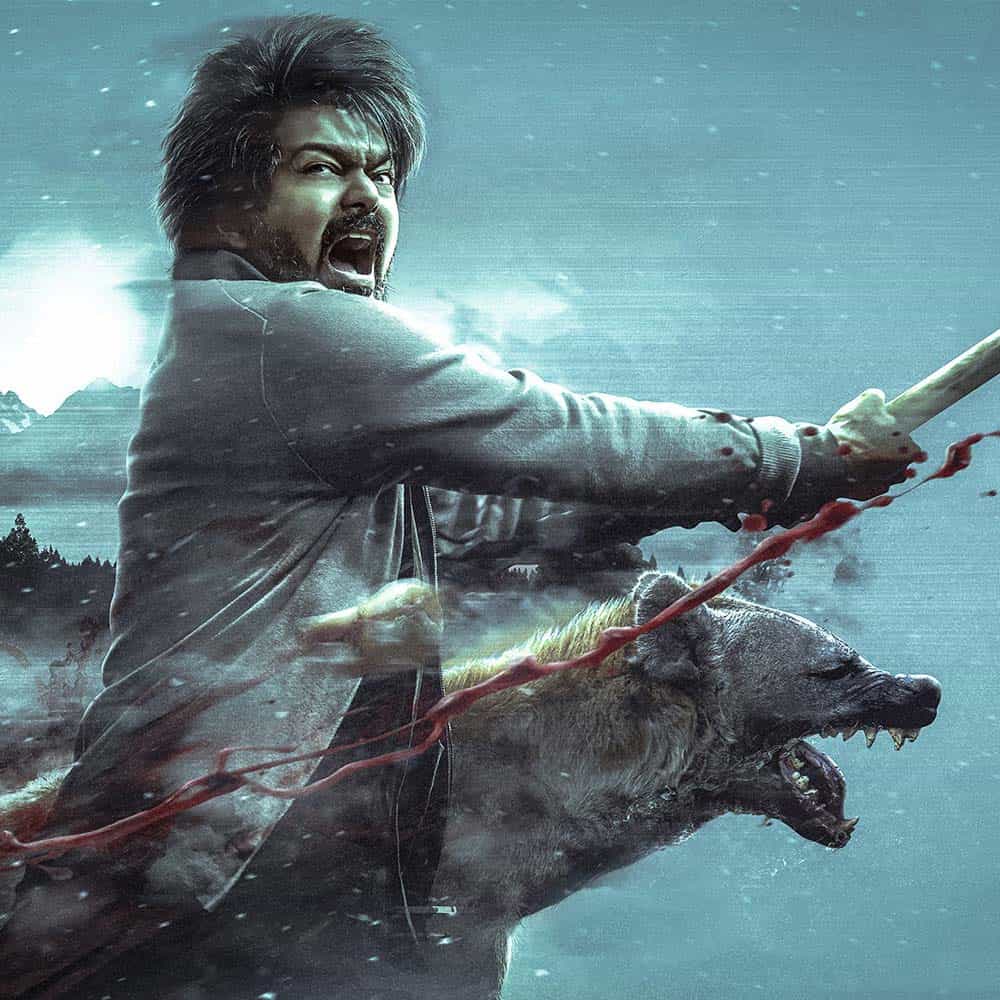 విజయ్ హీరోగా లోకేష్ కనగరాజ్ దర్శకత్వంలో తెరకెక్కిన సినిమా లియో. ఇటీవల ప్రేక్షకుల ముందుకు వచ్చిన ఈ సినిమాకు డివైడ్ టాక్ వచ్చిన వసూళ్ల పరంగా సత్తా చాటింది. విజయ్ కెరీర్ లో మాత్రమే కాదు కోలీవుడ్ హిస్టరీ లోనే అత్యధిక వసూళ్లు సాధించిన సినిమాగా చరిత్ర సృష్టించింది లియో. అయితే ఇంతటి ఘన విజయం సాధించిన ఈ సినిమాను విజయ్ కోసం రెడీ చేయలేదట.