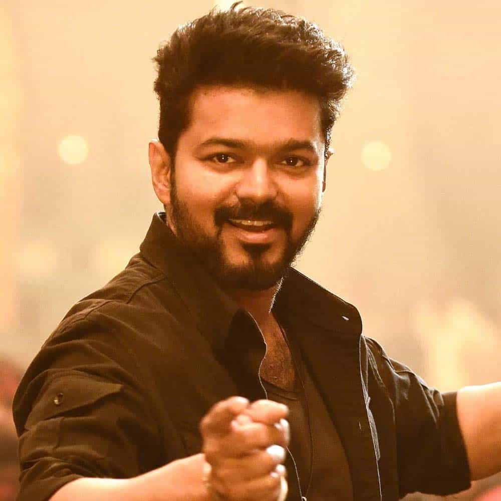 లోకేష్ కనగరాజ్ సినిమాటిక్ యూనివర్శ్లో లియో ఎలా ఒదిగింది? లియోలో లోకేష్ యూనివర్శ్ని ఎలా టచ్ చేశారనే ఇంట్రస్టింగ్ కాన్సెప్ట్ థియేటర్లకు జనాలను తీసుకొస్తోంది. కార్తి ఖైదీ, కమల్హాసన్ విక్రమ్, రోలెక్స్ కేరక్టర్ల హింట్స్ జనాలను మెస్మరైజ్ చేస్తున్నాయి. జైలర్ గ్లోబల్ కలెక్షన్లు 604 కోట్లను లియో దాటుతుందా? లేదా? ఇప్పుడు ఇదే తమిళనాడులో పెద్ద చర్చ.