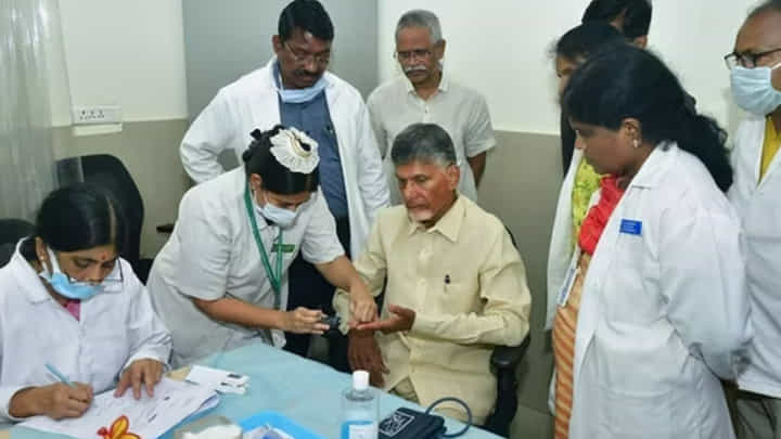 Watch Video: చంద్రబాబు హెల్త్ కండీషన్పై జైళ్ల శాఖ డీఐజీ వివరణ.. Watch Video: చంద్రబాబు హెల్త్ కండీషన్పై జైళ్ల శాఖ డీఐజీ వివరణ..
