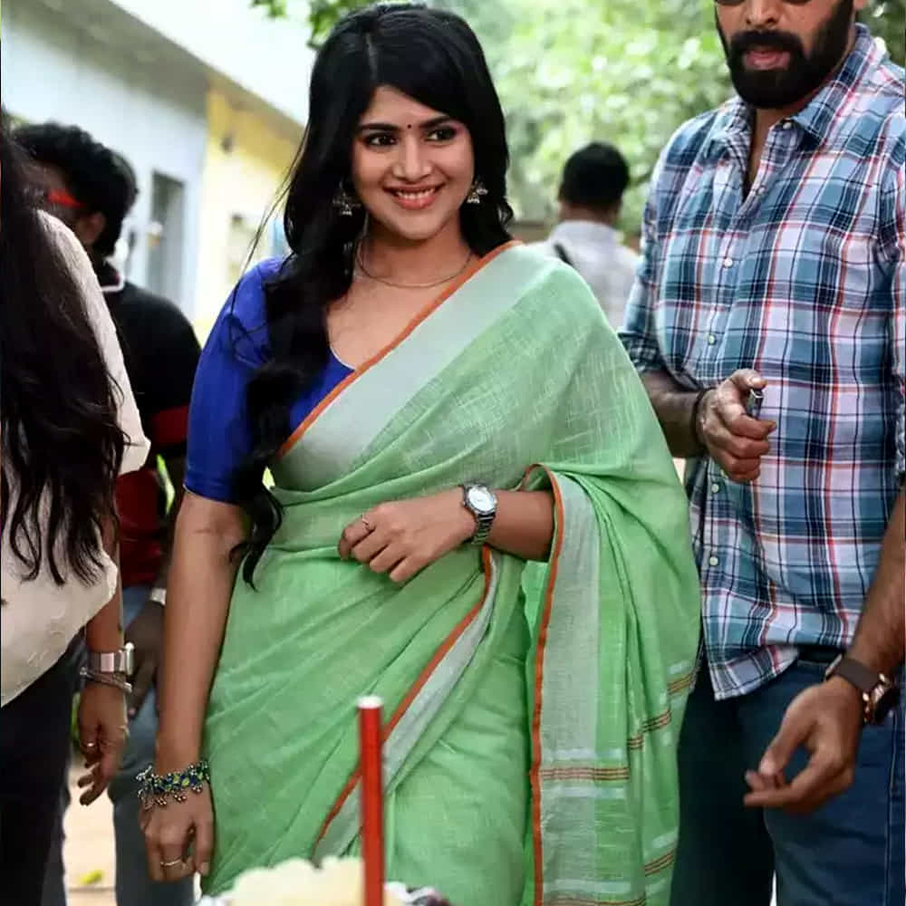 రామ్కిరణ్, మేఘా ఆకాష్ జంటగా నటిస్తున్న తాజా చిత్రం సఃకుటుంబనాం. ఈ మూవీ షూటింగ్ లో మేఘా ఆకాష్ బర్త్ డే సెలబ్రేషన్స్ జరిగాయి. ఈ ఫోటోలు ఇప్పుడు వైరల్ అవుతున్నాయి.