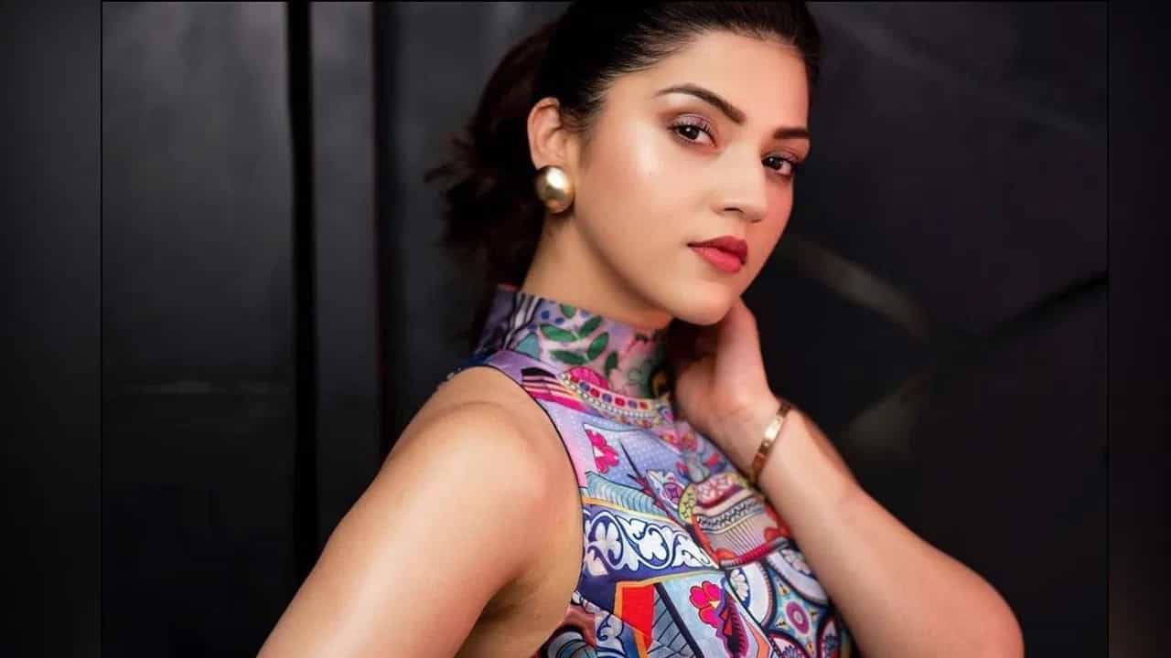 ఈ ట్రోల్స్ శృతిమించటం తో మెహ్రీన్ స్వయంగా స్పందించాల్సి వచ్చింది. 'కొన్ని కథలు కొన్ని సన్నివేశాలను డిమాండ్ చేస్తాయి. అలాంటప్పుడు తప్పని సరిగా ఆ సీన్స్ చేయాల్సి ఉంటుంది. ఈ విషయం అర్ధం చేసుకోకుండా ట్రోల్ చేయటం సరికాదు' అంటూ క్లారిటీ ఇచ్చారు.