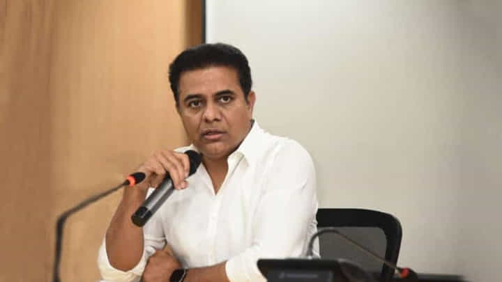 కాంగ్రెస్కు అధికారం ఇస్తే అంధకారమే.. డీకే శివకుమార్ వ్యాఖ్యలపై మంత్రి కేటీఆర్ సెటైర్లు కాంగ్రెస్కు అధికారం ఇస్తే అంధకారమే.. డీకే శివకుమార్ వ్యాఖ్యలపై మంత్రి కేటీఆర్ సెటైర్లు